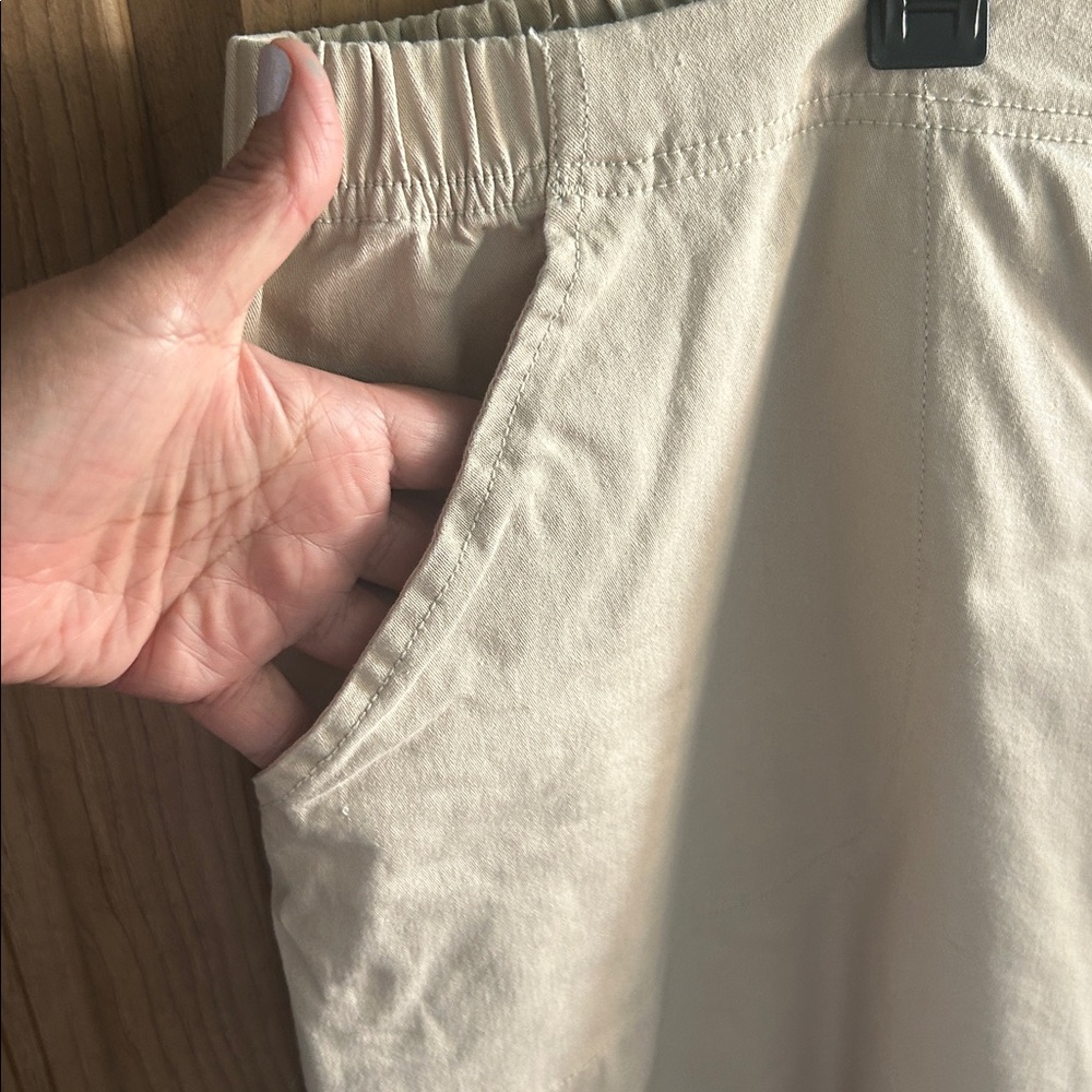 Capris - Picture 2 of 4